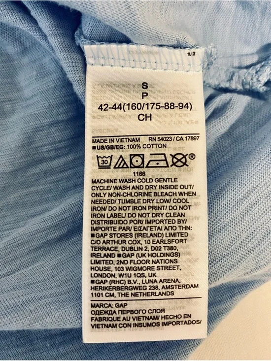 GAP Light Blue Short Sleeve Cropped Tee, Small to Medium - Picture 5 of 5